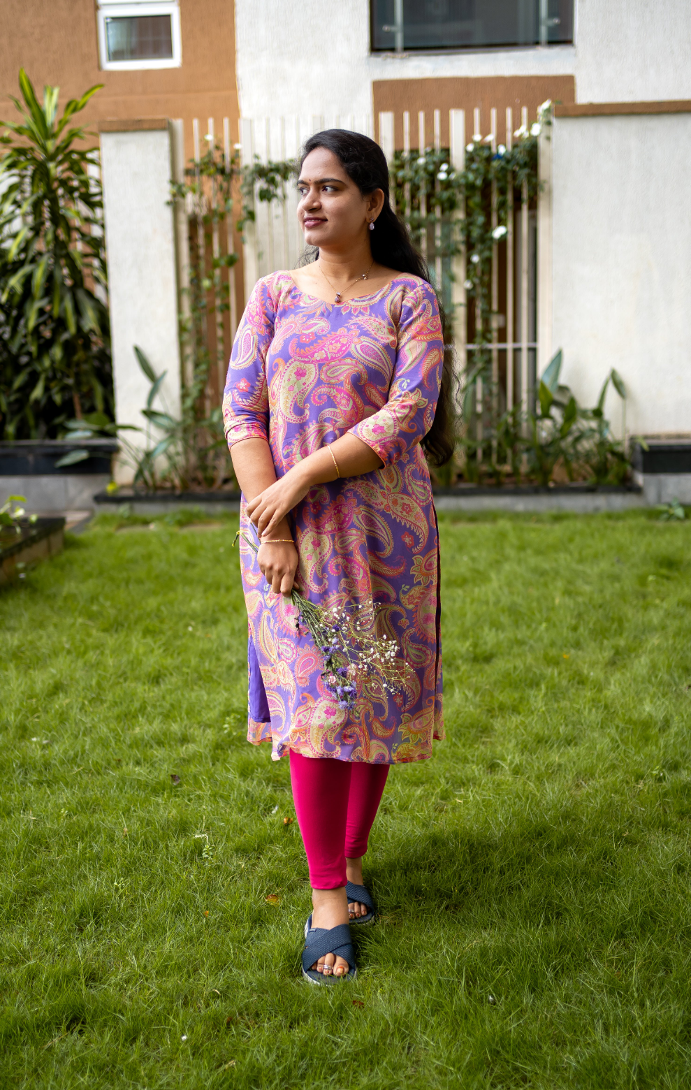 Bhavika Devarapalli Sarees, Floral print, Best Designer Saree, Designer Saree, top Indian Designer Saree, Indian Occasional & Festival wear saree, Best Designer Kurta Collection, purple kurta, georgette dress, paisley printed kurta
