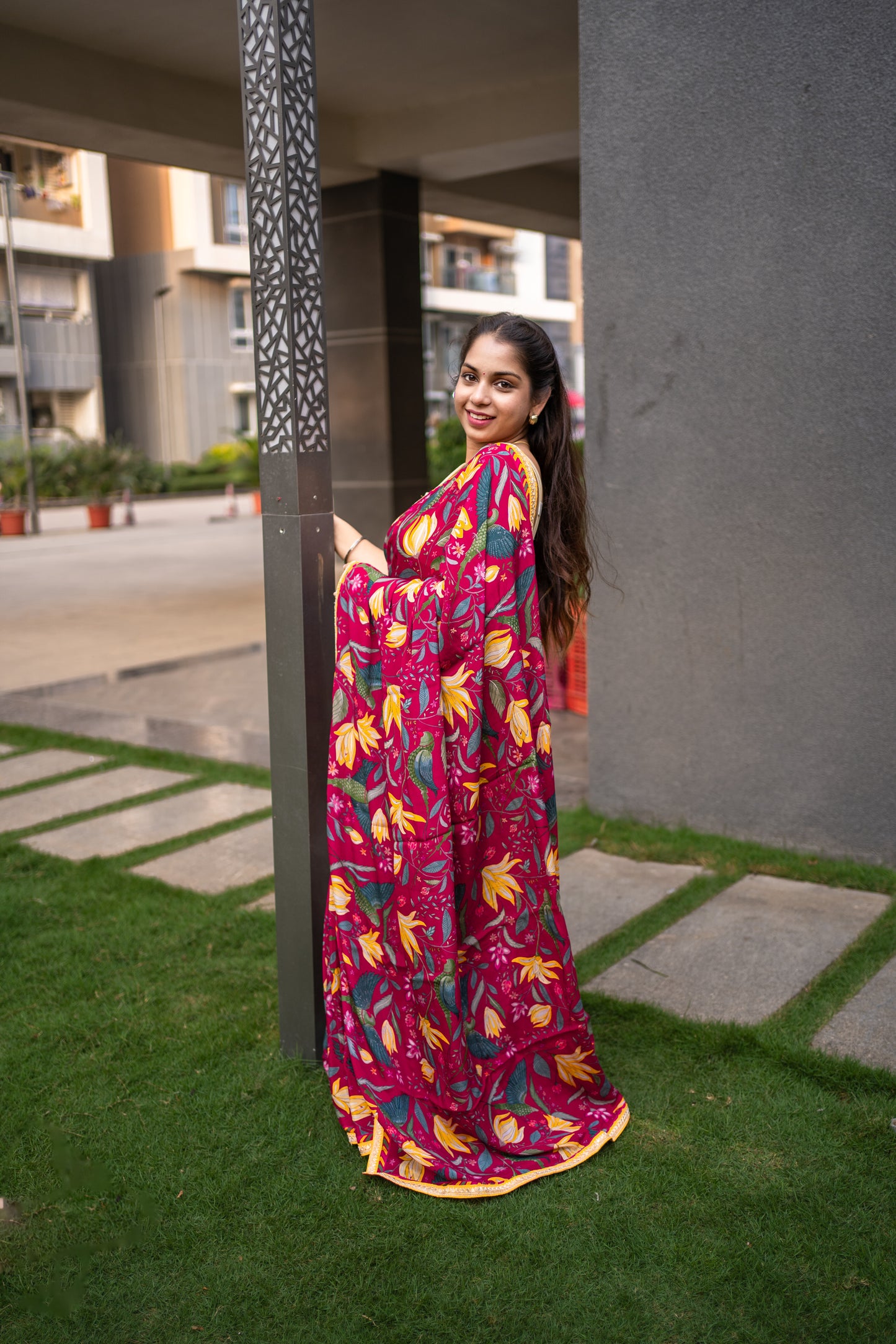 Bhavika Devarapalli Sarees, Floral print, Best Designer Saree, Designer Saree, top Indian Designer Saree, Indian Occasional & Festival wear saree, Best Designer Saree Collection, Red Saree, Printed Saree.