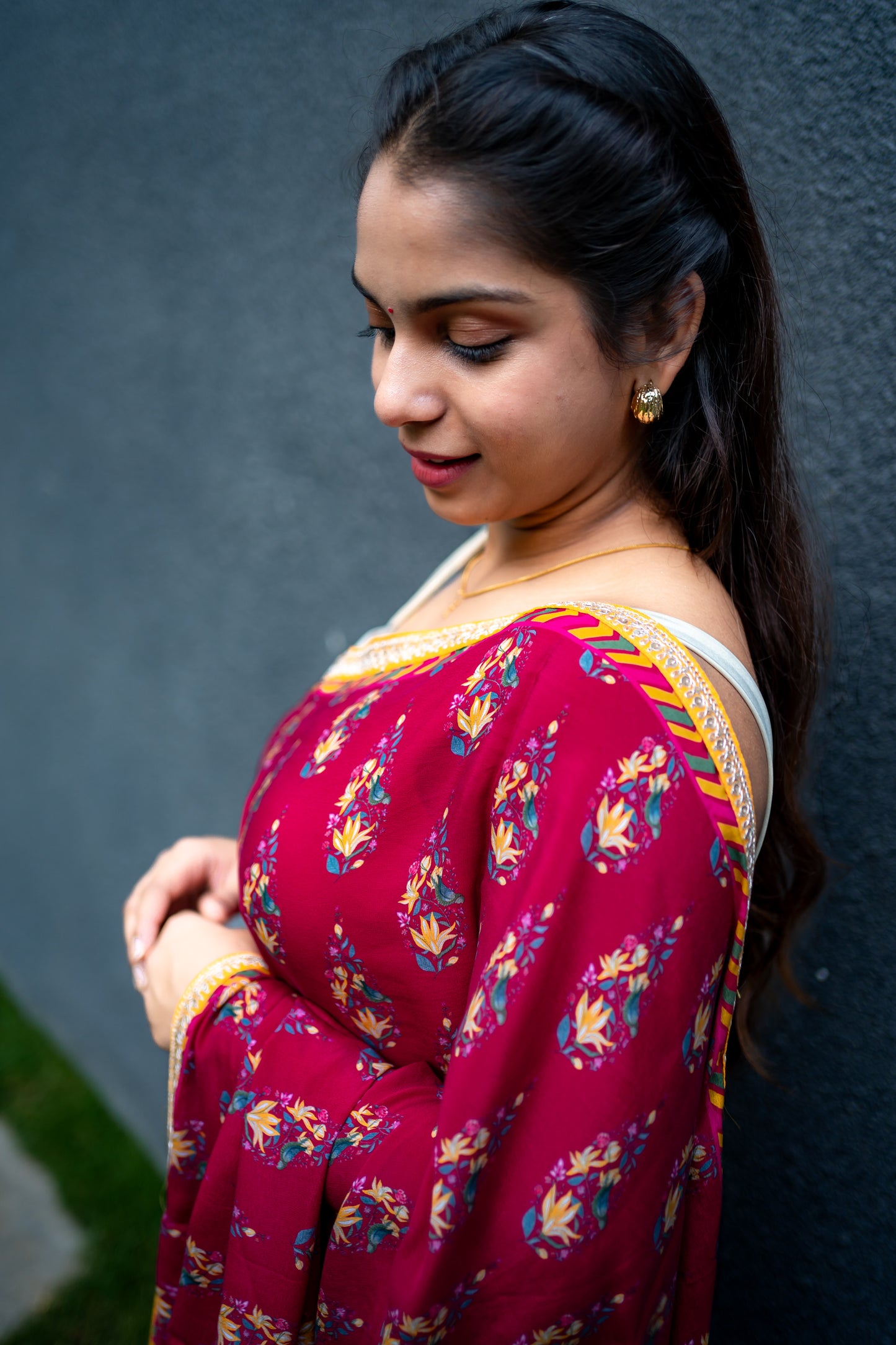 Bhavika Devarapalli Sarees, Floral print, Best Designer Saree, Designer Saree, top Indian Designer Saree, Indian Occasional & Festival wear saree, Best Designer Saree Collection, Red Saree, Printed Saree.