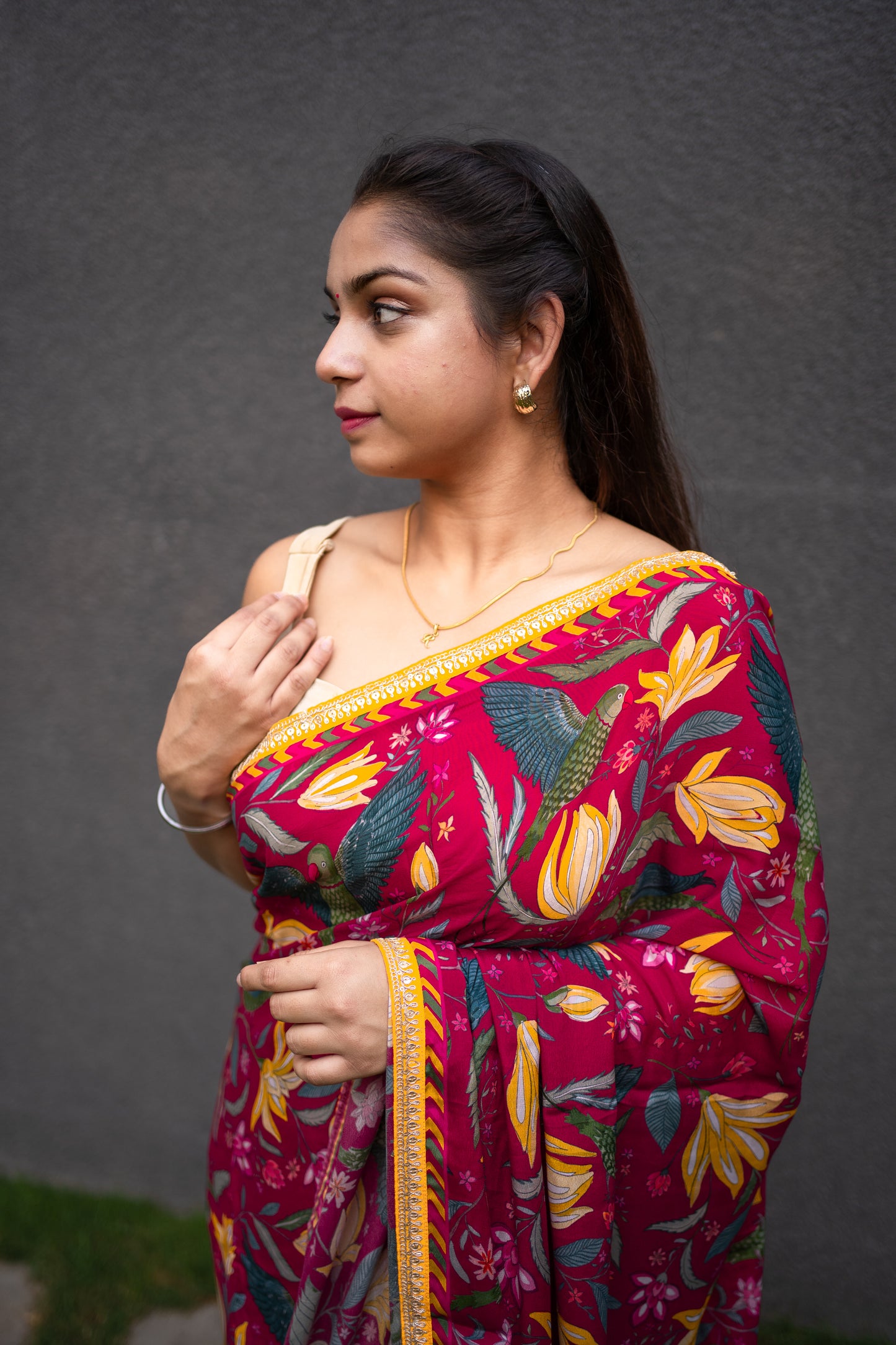 Bhavika Devarapalli Sarees, Floral print, Best Designer Saree, Designer Saree, top Indian Designer Saree, Indian Occasional & Festival wear saree, Best Designer Saree Collection, Red Saree, Printed Saree.